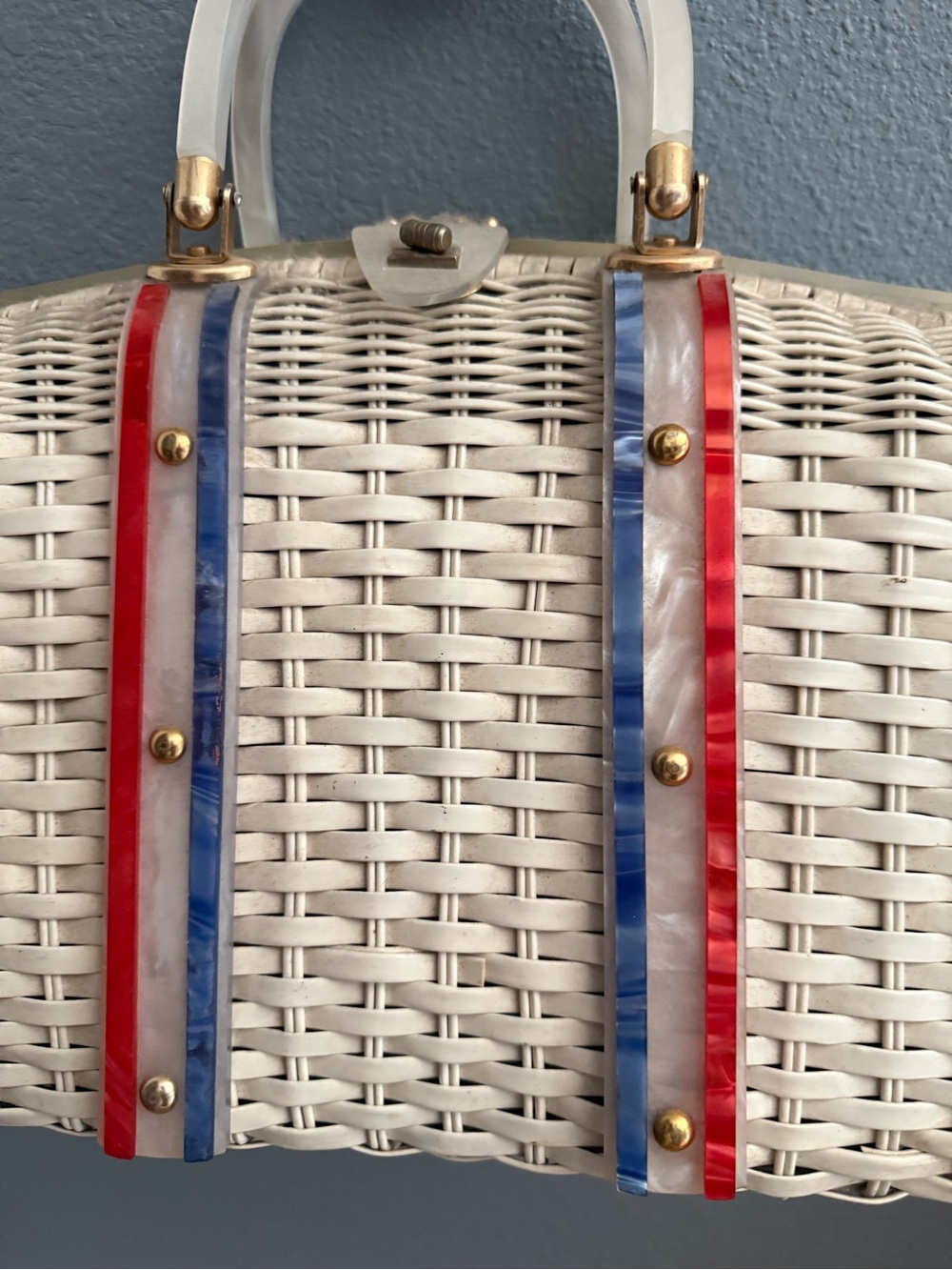 Vintage White Wicker Handbag with Red & Blue Trim - Picture 2 of 6